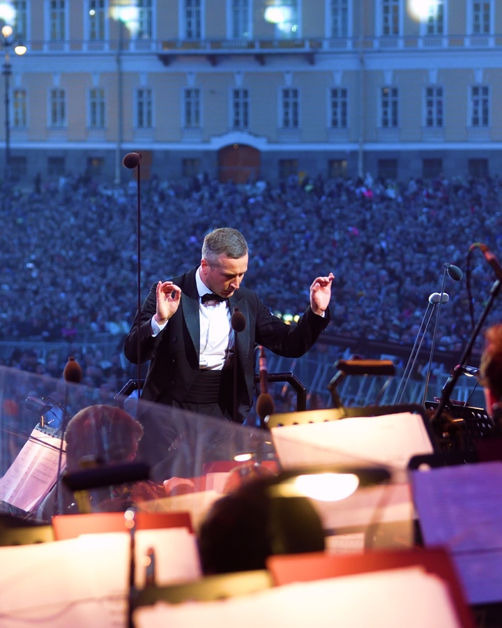 По следам «Классики на Дворцовой»… Делимся красочными фотографиями с празднования Дня города Санкт-Петербурга и восхищаемся грандиозным шоу!