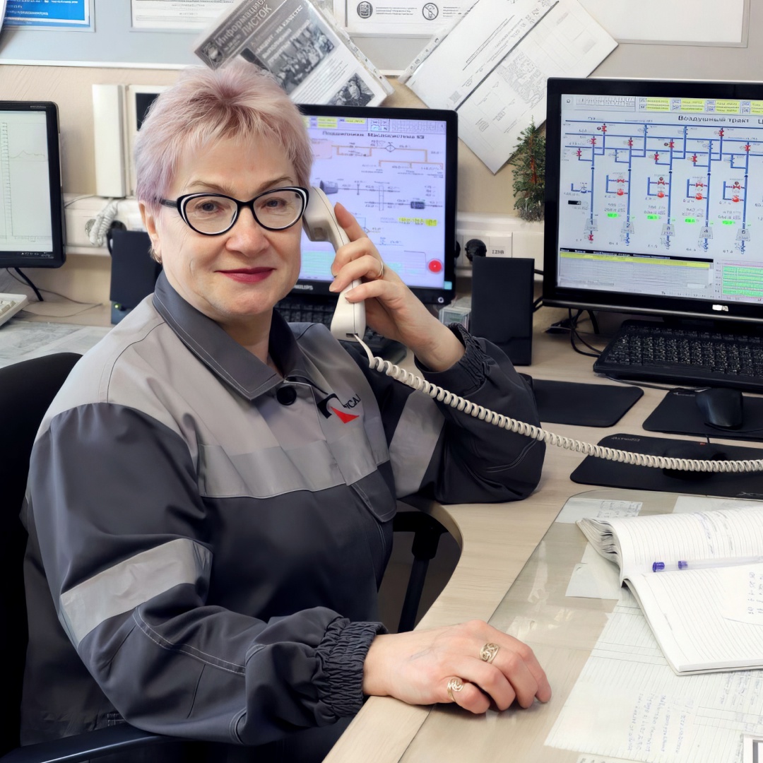 «Обожаю свою работу! Здесь я на своем месте. За время отпуска успеваю соскучиться по своим агрегатам так, что выхожу в машинный зал и здороваюсь с ними