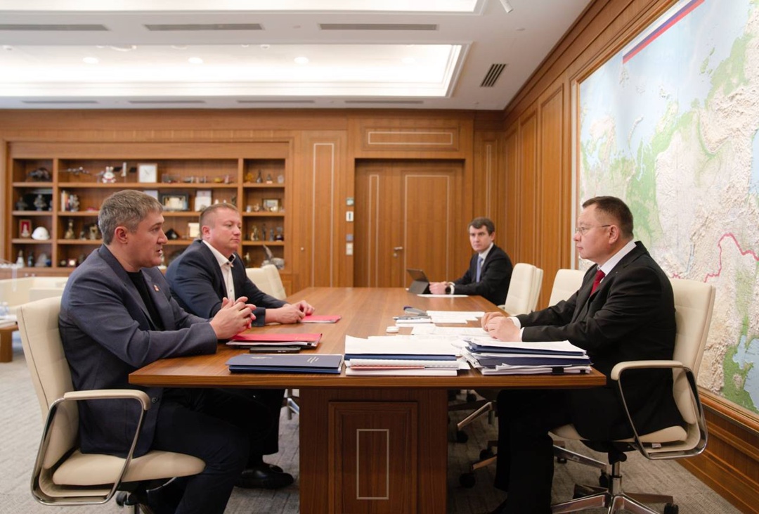 Глава Минстроя России Ирек Файзуллин провел рабочую встречу с Губернатором Пермского края Дмитрием Махониным