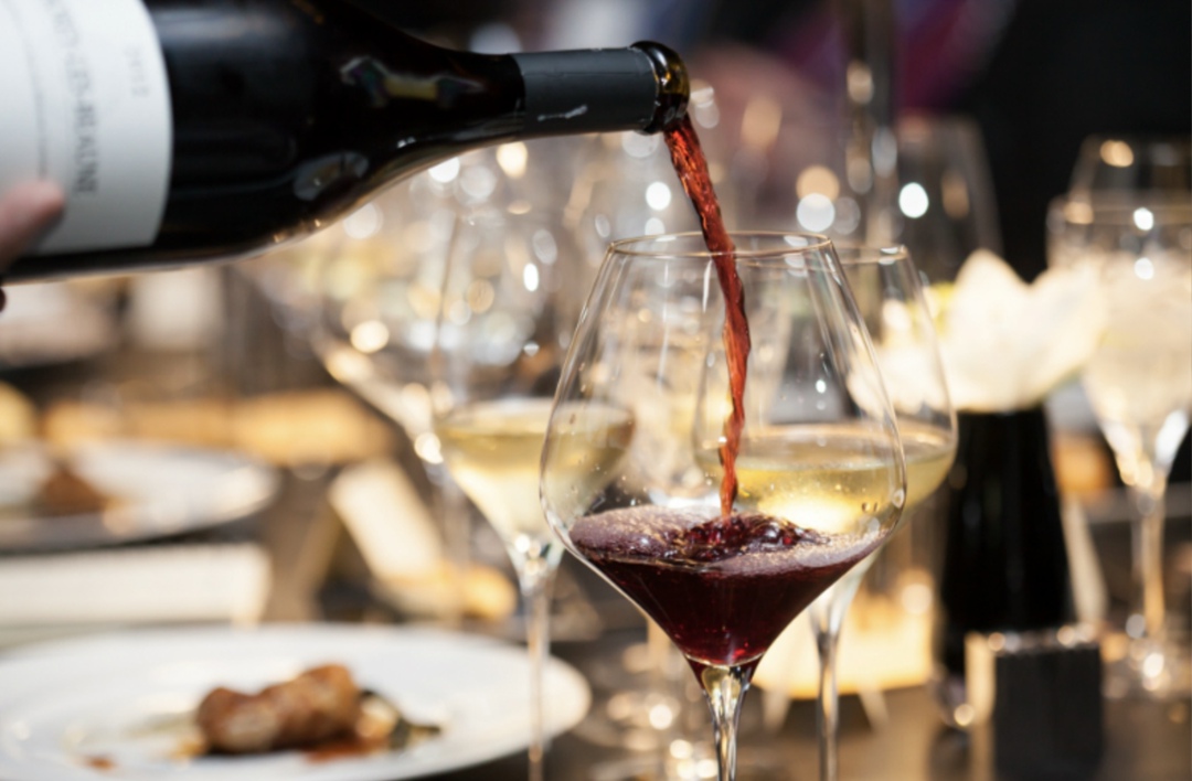 Минпромторг ожидает, что в этом году будет принят законопроект об обязательной доле отечественного вина в меню кафе и ресторанов, а также на полках магазинов