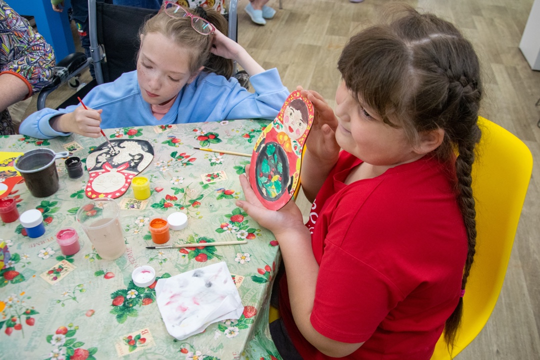 Благотворительный проект для детей с особенностями здоровья «Творчество без границ» стартовал в Свободном при поддержке «Газпром переработка Благовещенск»