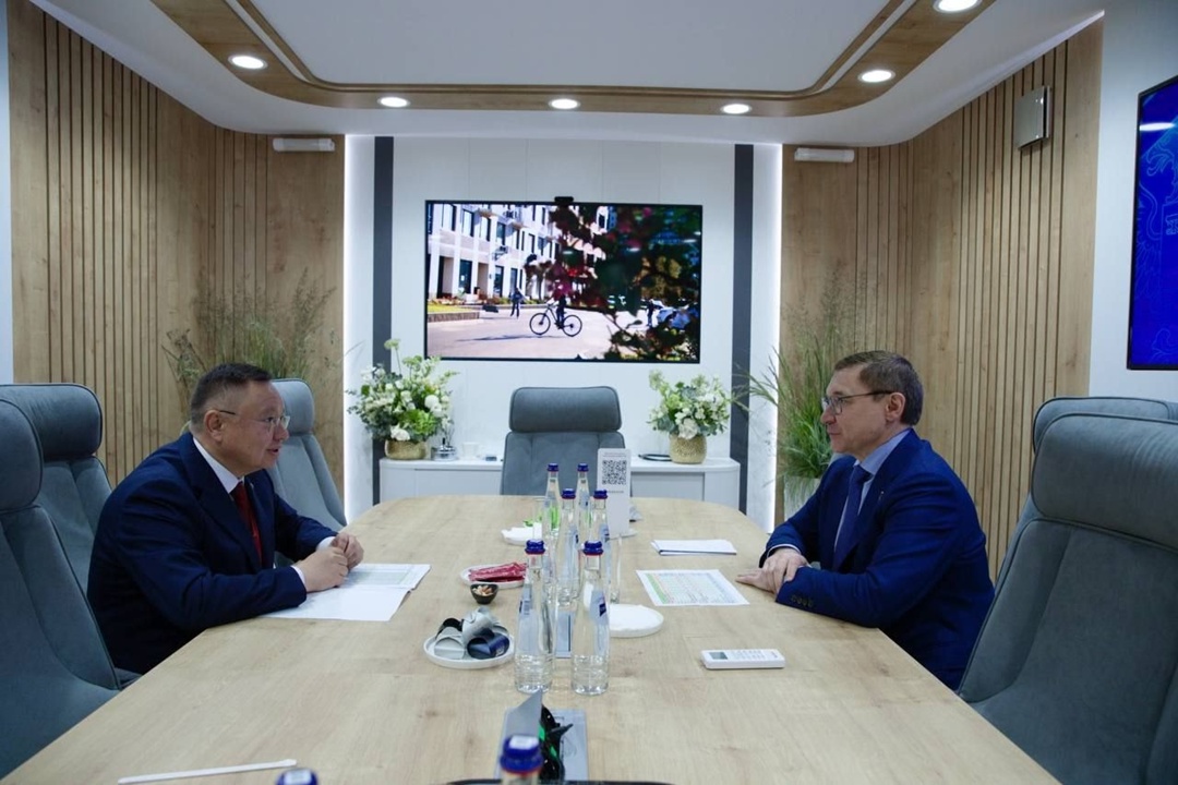 В рамках ПМЭФ'25 на совместном стенде Минстроя Росси и ДОМ