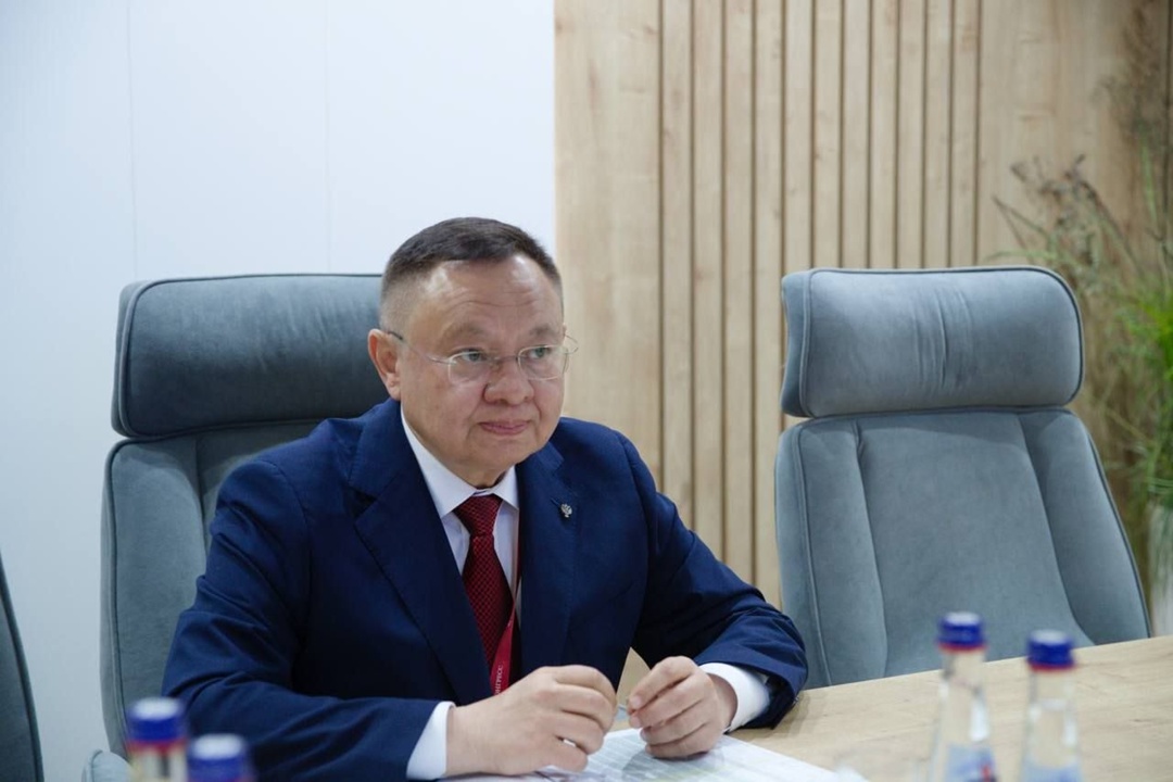 В рамках ПМЭФ'25 на совместном стенде Минстроя Росси и ДОМ