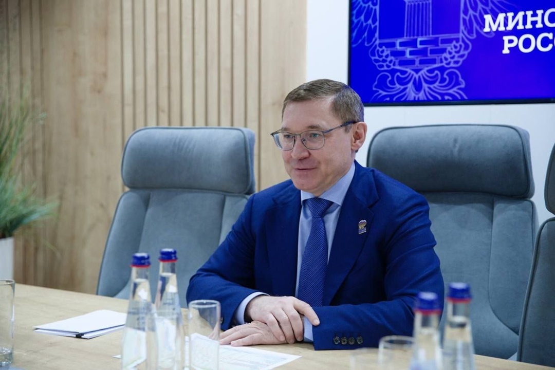 В рамках ПМЭФ'25 на совместном стенде Минстроя Росси и ДОМ