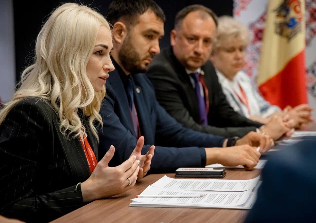 Роман Старовойт провел первую международную встречу на полях ПМЭФ