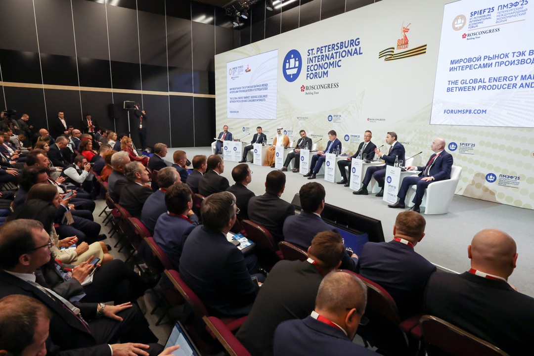 #ИтогиДня В рамках рабочей программы второго дня XXVIII Петербургского международного экономического форума Руководитель Ростехнадзора Александр Трембицкий в…