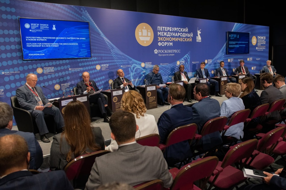 Объединение БРИКС: переход от политики к развитию логистики