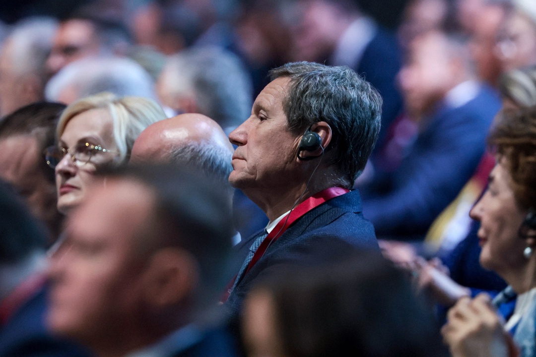 Председатель ГД Вячеслав Володин и депутаты приняли участие в пленарном заседании Петербургского международного экономического форума.