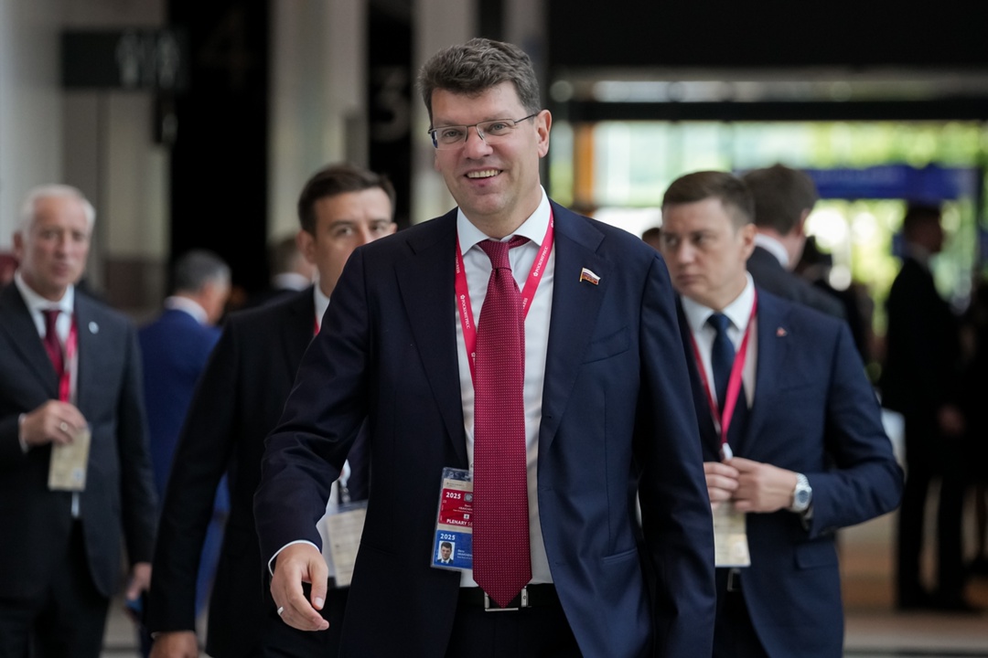 Председатель ГД Вячеслав Володин и депутаты приняли участие в пленарном заседании Петербургского международного экономического форума.