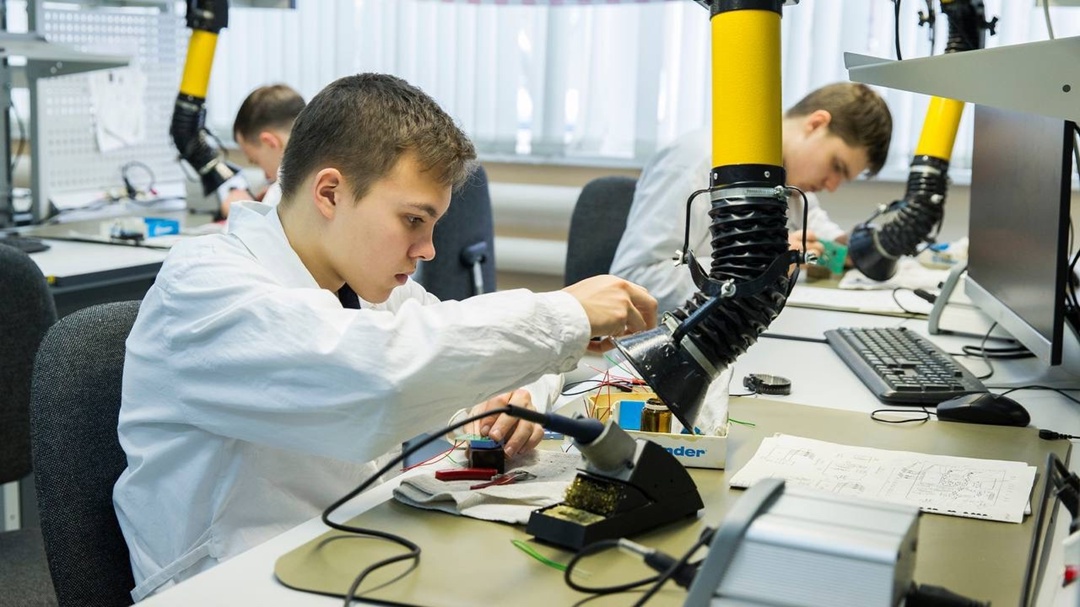 Дмитрий Чернышенко: Приемная кампания начинается в более 1,2 тыс. вузов и почти в 4 тыс. колледжей нашей страны