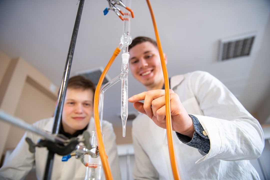 Дмитрий Чернышенко: Приемная кампания начинается в более 1,2 тыс. вузов и почти в 4 тыс. колледжей нашей страны