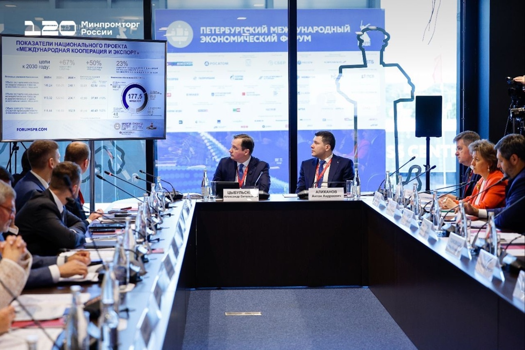 Антон Алиханов принял участие в заседании комиссии Госсовета по направлению «Международная кооперация и экспорт»