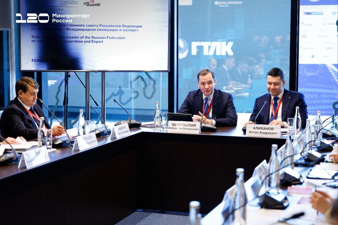 Антон Алиханов принял участие в заседании комиссии Госсовета по направлению «Международная кооперация и экспорт»