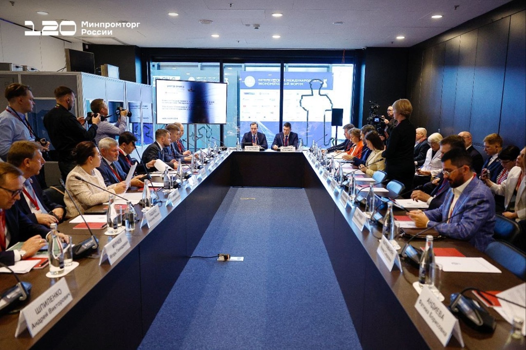 Антон Алиханов принял участие в заседании комиссии Госсовета по направлению «Международная кооперация и экспорт»