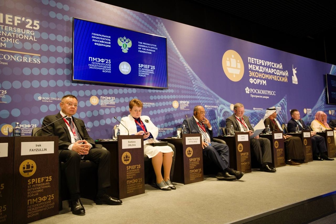 Министр строительства и ЖКХ РФ Ирек Файзуллин принял участие в сессии «Снижение регуляторной и административной нагрузки как условие свободы…