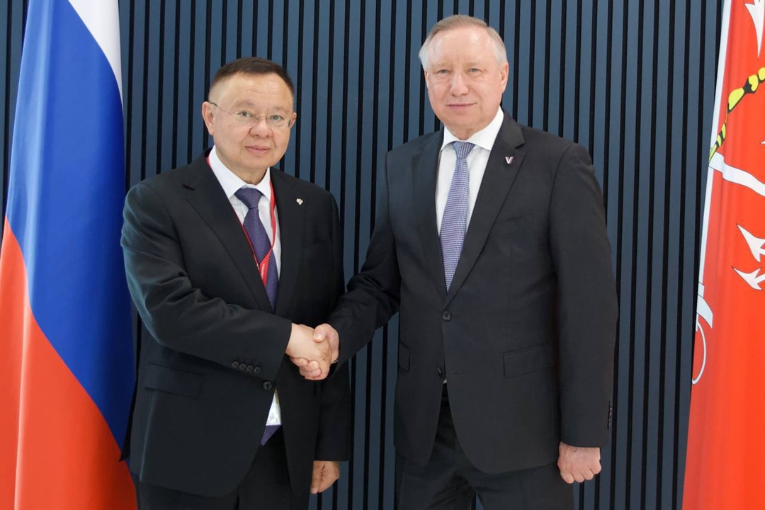 На полях ПМЭФ'25 состоялась рабочая встреча Министра строительства и ЖКХ РФ Ирека Файзуллина и Губернатора Санкт-Петербурга Александра Беглова