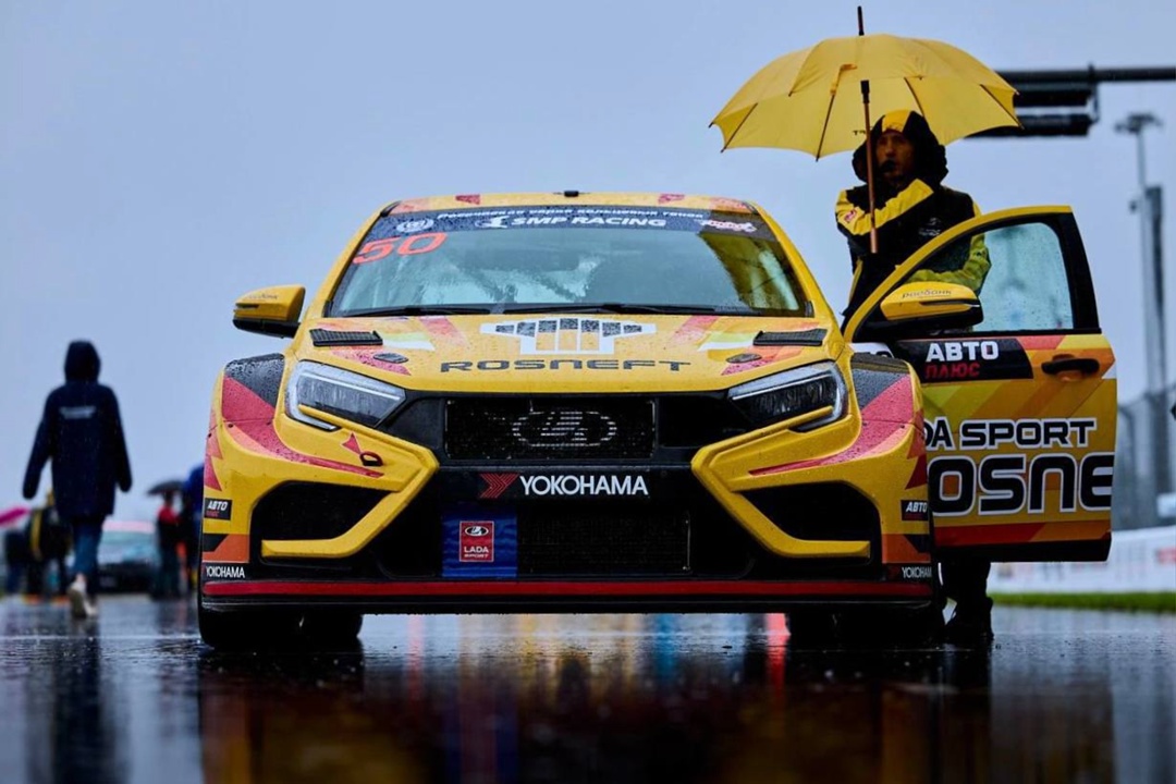 Готовимся к старту ️ В эти выходные продолжается второй этап Российской серии кольцевых гонок на автодроме «Игора Драйв» в Ленинградской области.