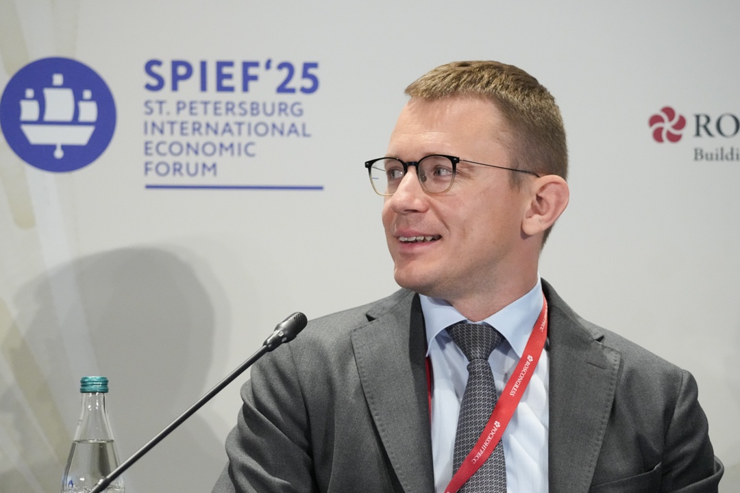 Алексей Сазанов: Минфин последовательно выступает за равное конкурентное пространство – перекоса в условиях для электронной и традиционной торговли быть не…