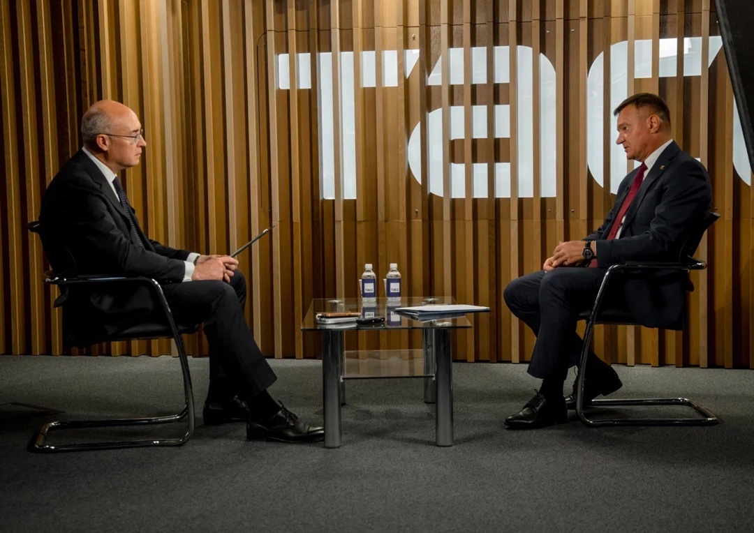 Есть новости! На ПМЭФ-2025 глава Минтранса Роман Старовойт ответил на вопросы журналистов о транспортной отрасли