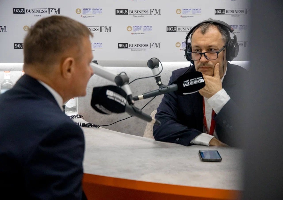 Есть новости! На ПМЭФ-2025 глава Минтранса Роман Старовойт ответил на вопросы журналистов о транспортной отрасли