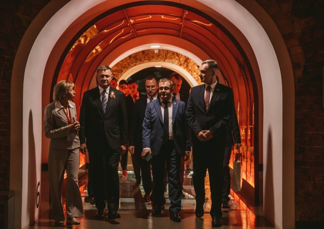 Вышла в свет книга «Транспортники — Герои Великой Победы»