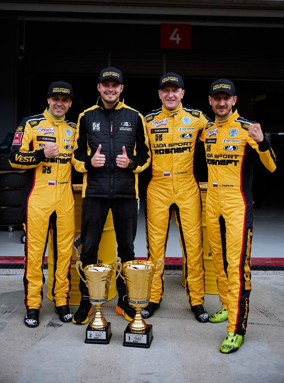 Победа нашей команды Второй этап Российской серии кольцевых гонок проходит в Ленинградской области.