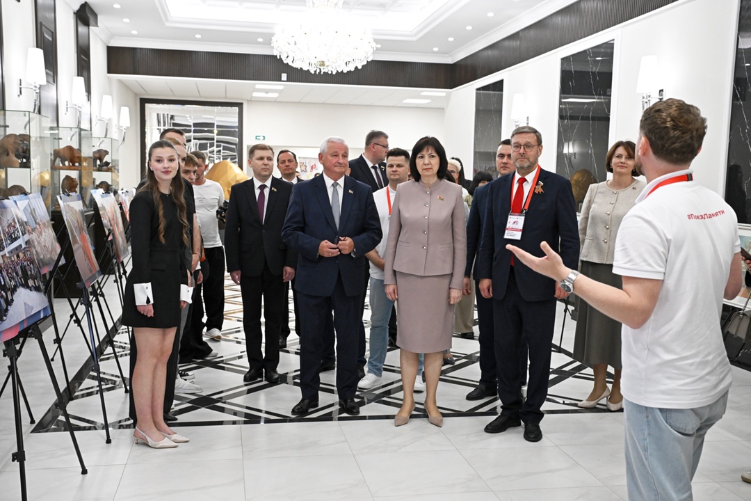 На территории мемориального комплекса «Брестская крепость-герой» состоялась торжественная церемония старта проекта «Поезд памяти» – 2025