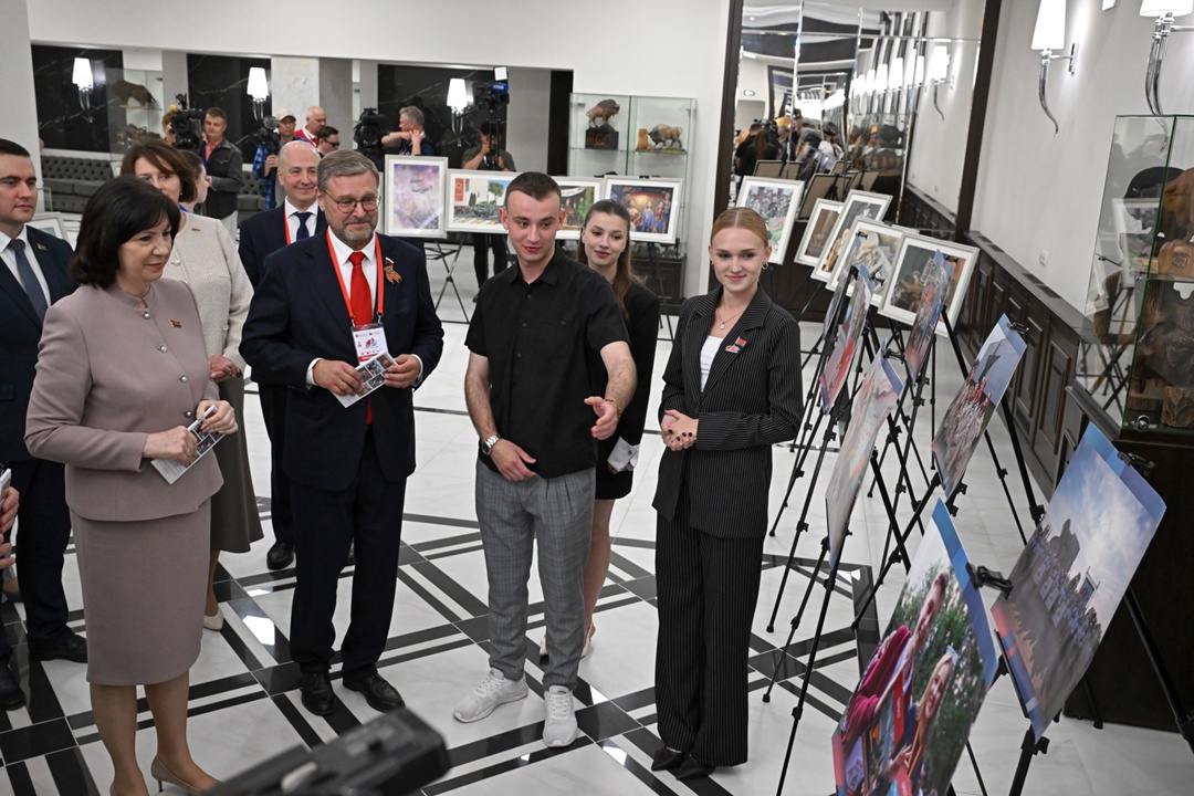 На территории мемориального комплекса «Брестская крепость-герой» состоялась торжественная церемония старта проекта «Поезд памяти» – 2025