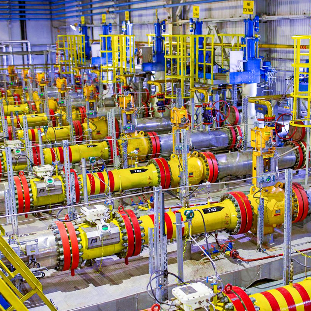 В промышленности форма в первую очередь подчинена функции, но все равно рождает красоту.