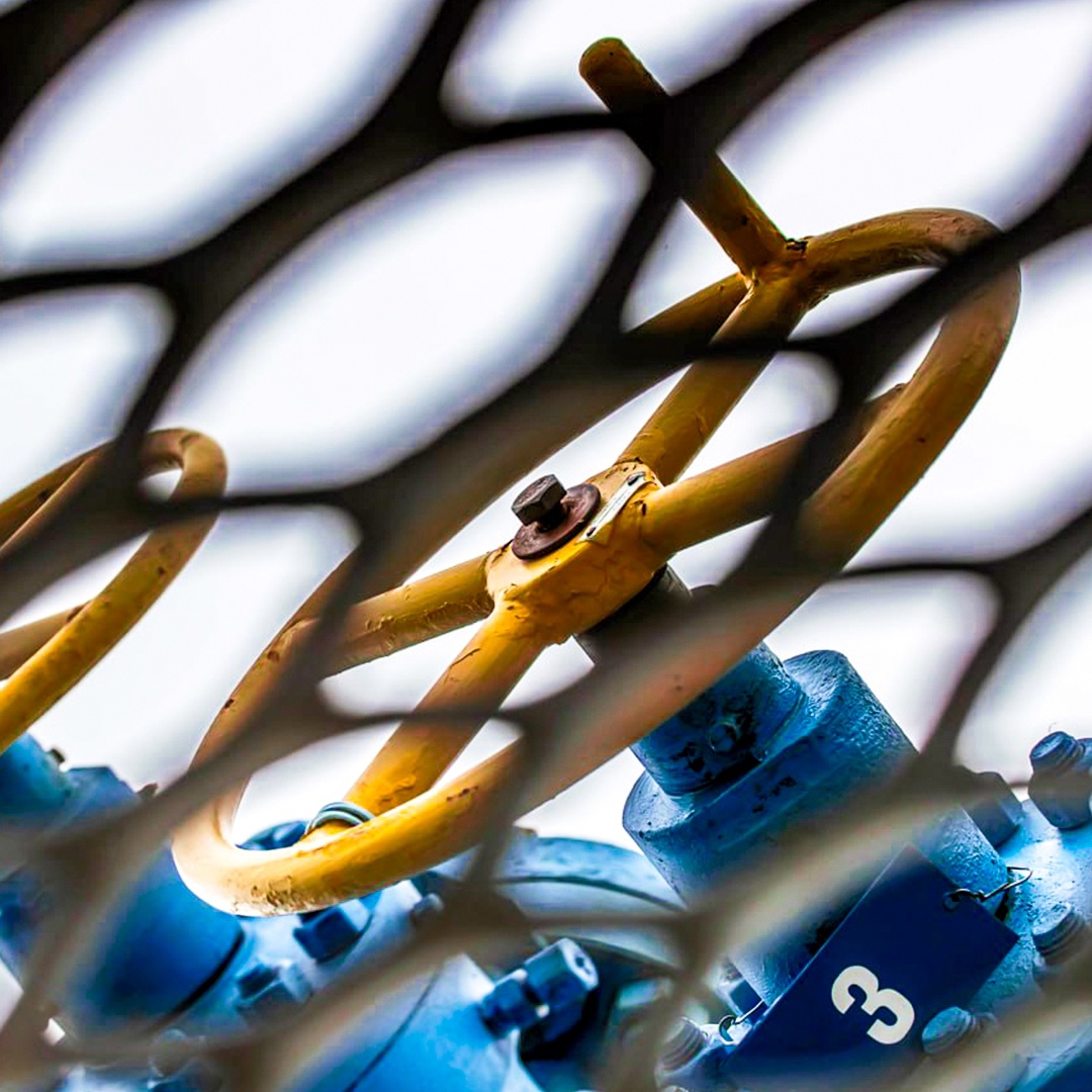 В промышленности форма в первую очередь подчинена функции, но все равно рождает красоту.