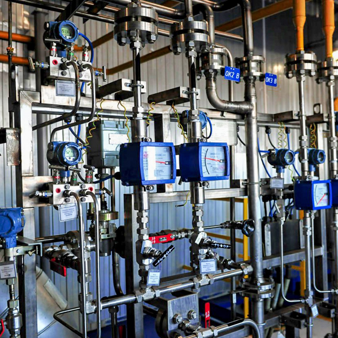 В промышленности форма в первую очередь подчинена функции, но все равно рождает красоту.