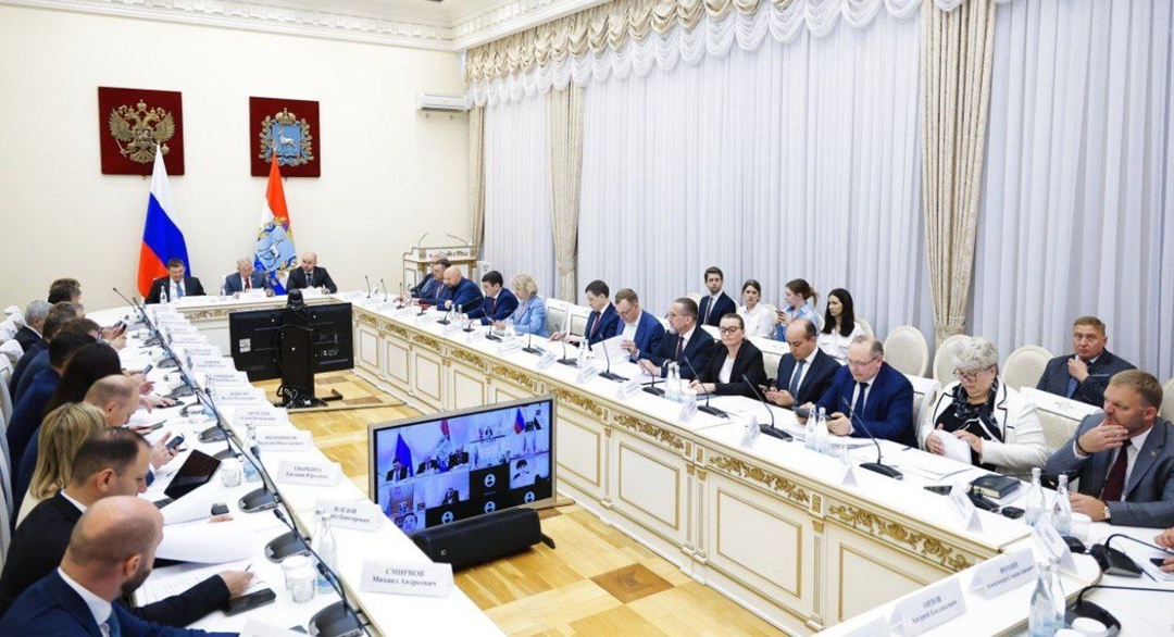 Замминистра Юрий Гордеев принял участие в выездном заседании Комитета Совета Федерации по бюджету и финансовым рынкам в Самаре