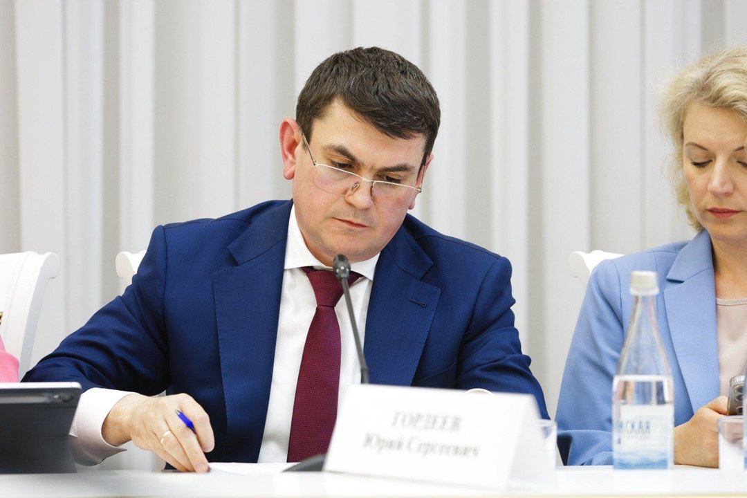 Замминистра Юрий Гордеев принял участие в выездном заседании Комитета Совета Федерации по бюджету и финансовым рынкам в Самаре