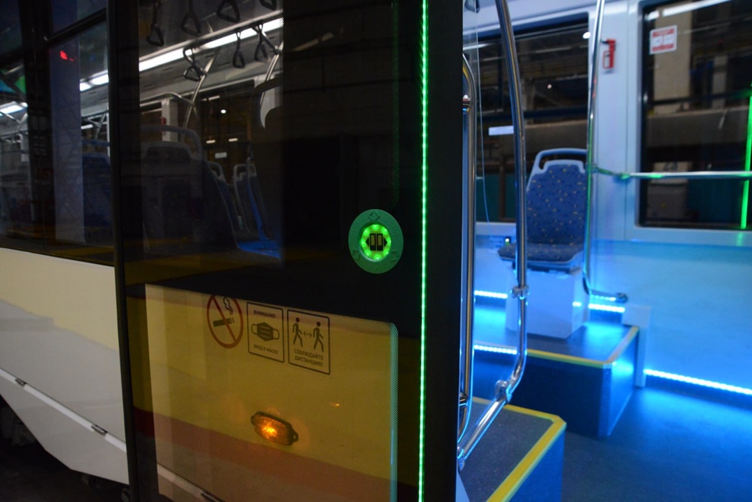 Уралтрансмаш раздает всем стиля Рестайлинговый трамвай модели 71-415 — это какое-то чудо на колесах