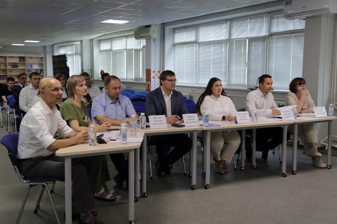 Специалисты Амурского ГПЗ приняли экзамены у студентов-химиков Амурского государственного университета