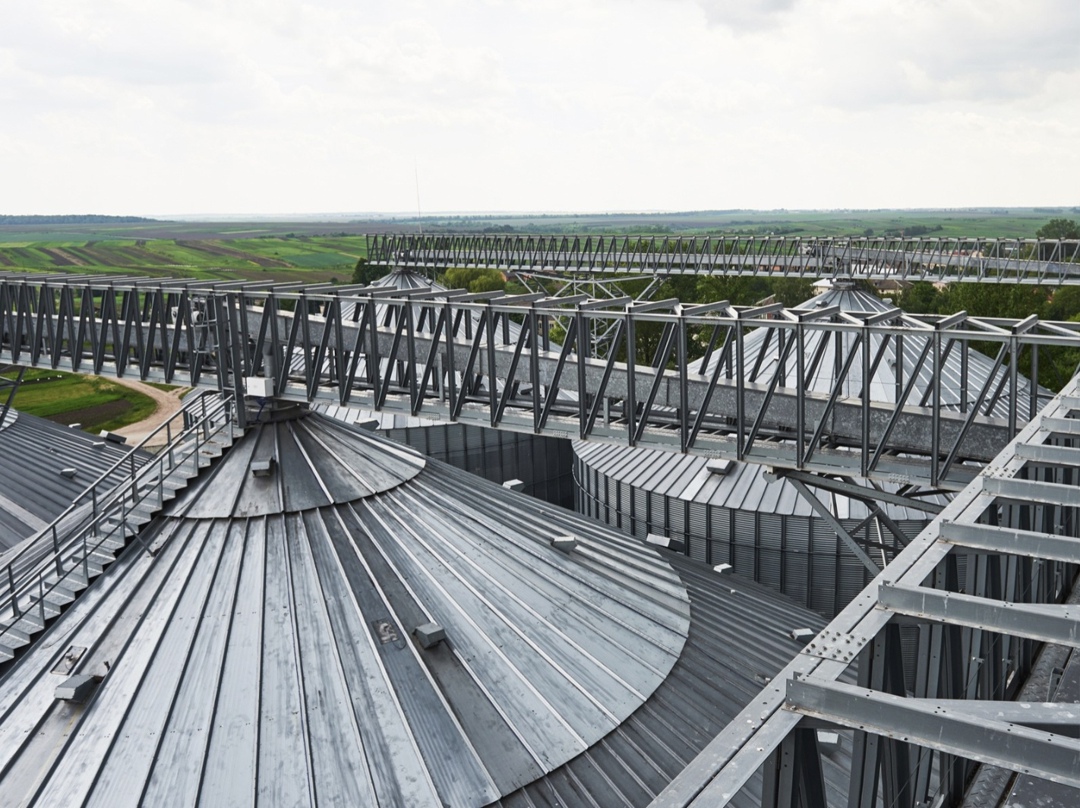 По данным аналитической компании «ПроЗерно», экспорт зерновых и зернобобовых из России в июне составляет 907,8 тыс. т, в том числе 849 тыс. т пшеницы, 33,1…