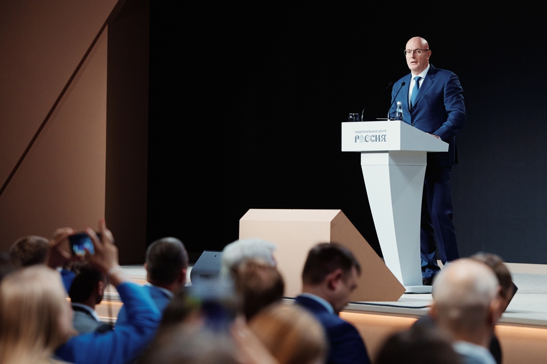 Дмитрий Чернышенко: 94% молодых людей гордятся, что они являются гражданами России