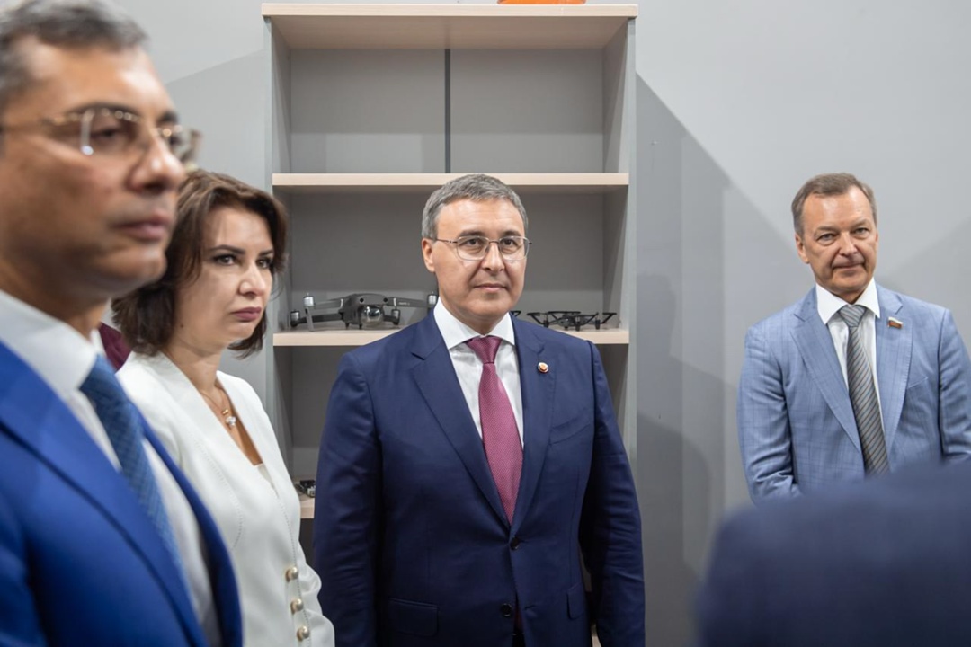 Валерию Фалькову в Таганроге представили разработки передовой инженерной школы Южного федерального университета в области робототехнических систем
⠀
Здесь…