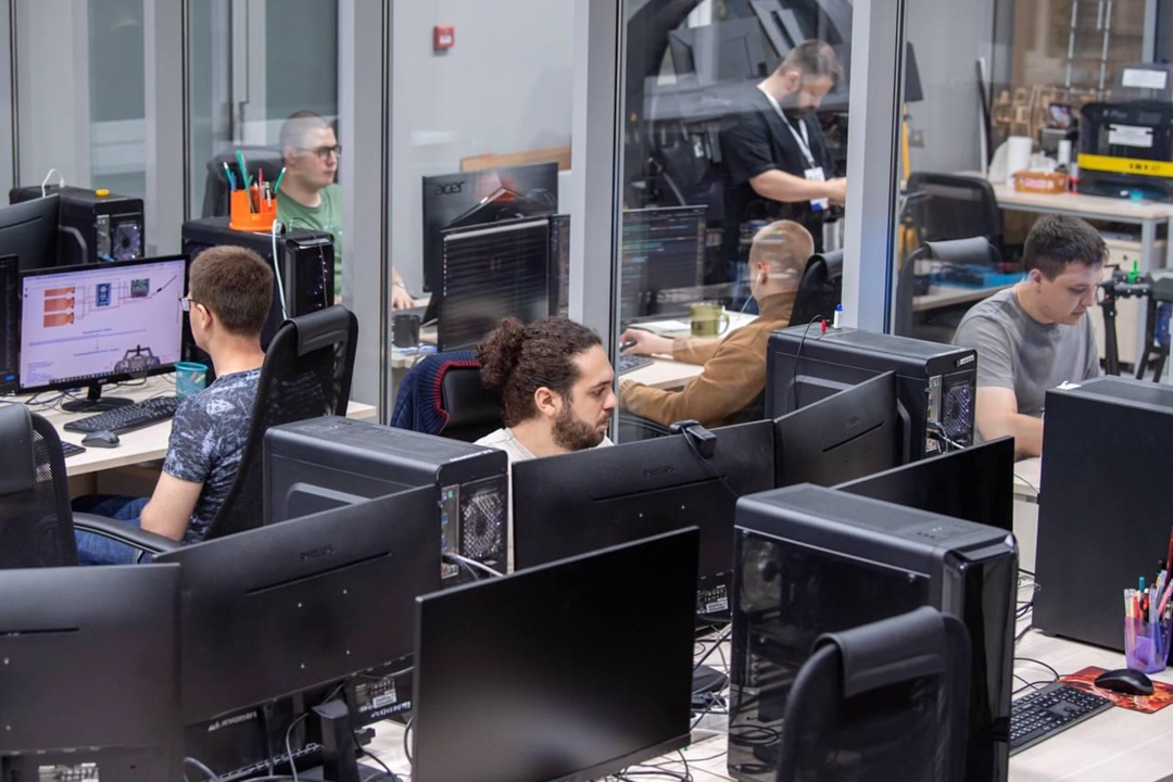 Валерию Фалькову в Таганроге представили разработки передовой инженерной школы Южного федерального университета в области робототехнических систем
⠀
Здесь…