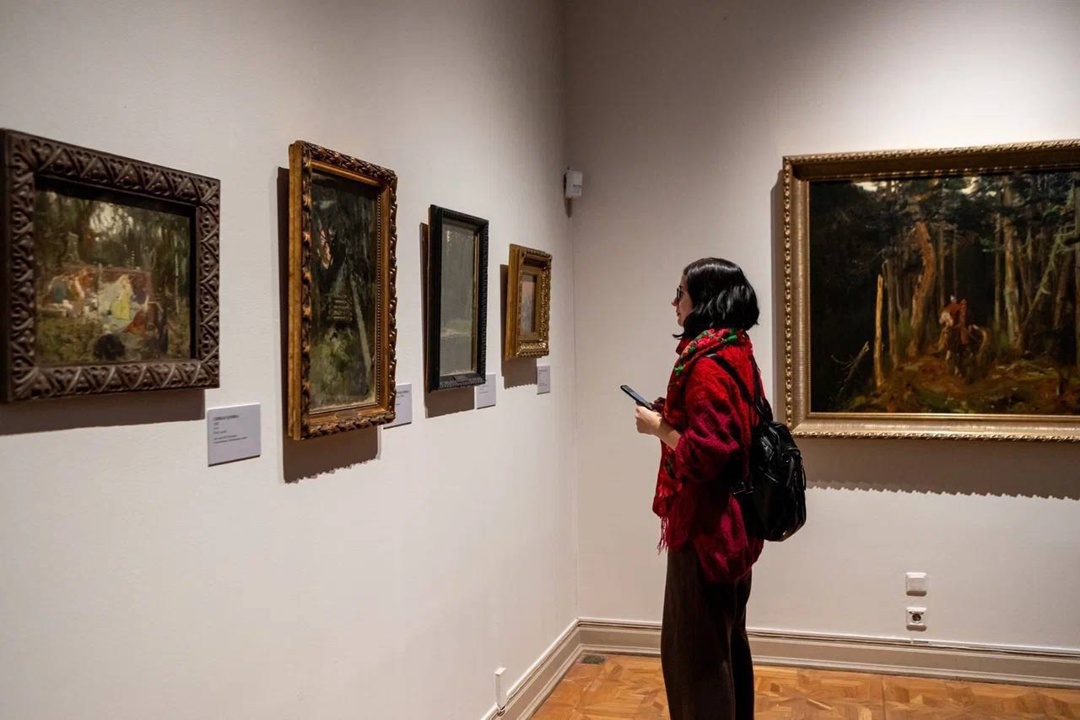 Абсолютный рекорд Выставка Виктора Васнецова, организованная при поддержке ЛУКОЙЛа, — самая массовая за столетнюю историю корпуса Бенуа Русского музея.