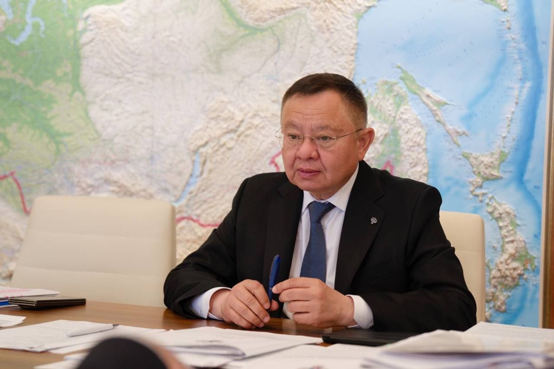 Министр строительства и ЖКХ РФ Ирек Файзуллин провел рабочую встречу с губернатором Омской области Виталием Хоценко