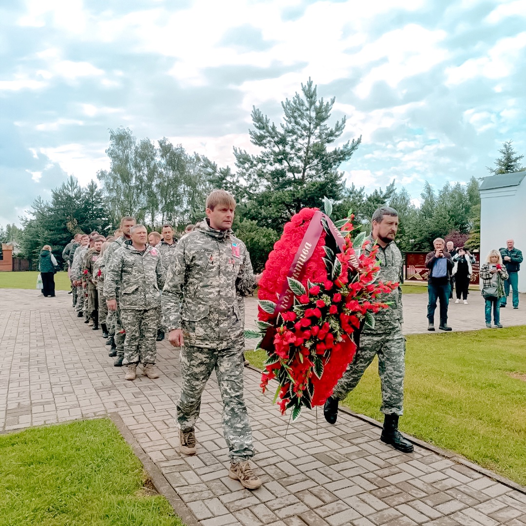Подо Ржевом, где каждый клочок земли хранит следы Великой Отечественной войны, до сих пор покоятся бойцы, так и не вернувшиеся домой. Найти и опознать их…