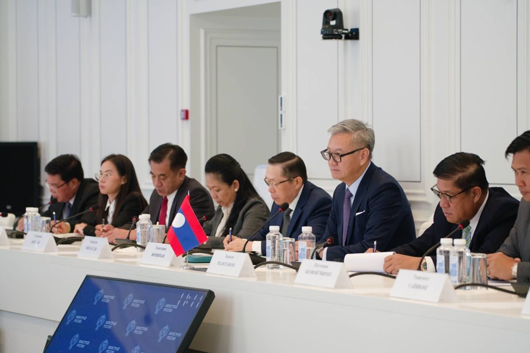 Министр строительства и ЖКХ РФ Ирек Файзуллин и Министр иностранных дел Лаосской Народно-Демократической Республики Тхонгсаван Фомвихан провели рабочую встречу