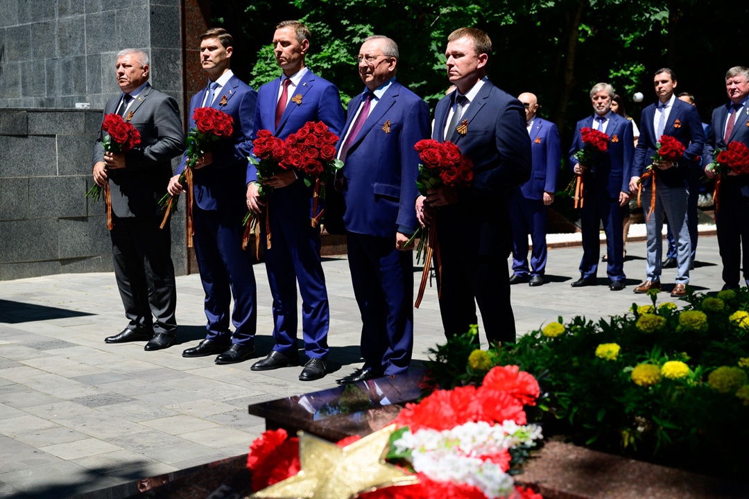 Первому в России морскому торговому порту исполнилось 180 лет