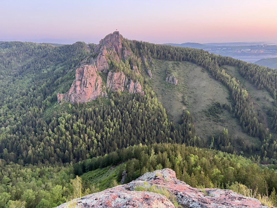 30 июня исполняется 100 лет Национальному парку «Красноярские Столбы» – одной из старейших и самых посещаемых заповедных территорий страны