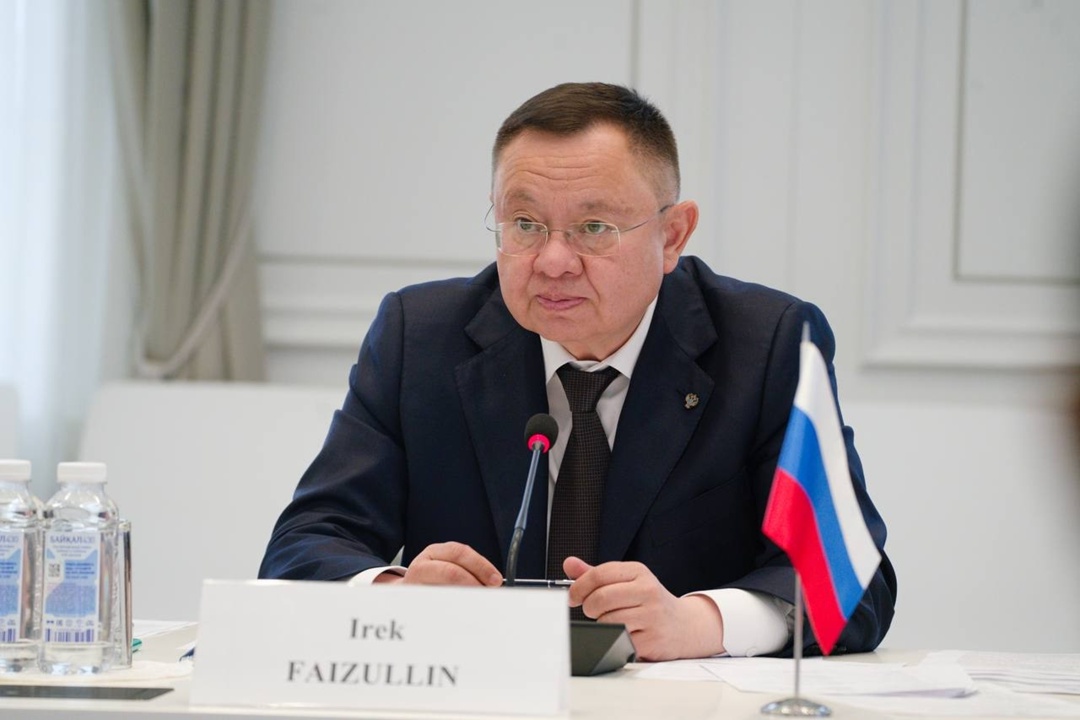 Министр строительства и ЖКХ РФ Ирек Файзуллин и Министр жилищного хозяйства и городского планирования Султаната Оман Хальфан Бен Саид Аль Шуэйли провели…