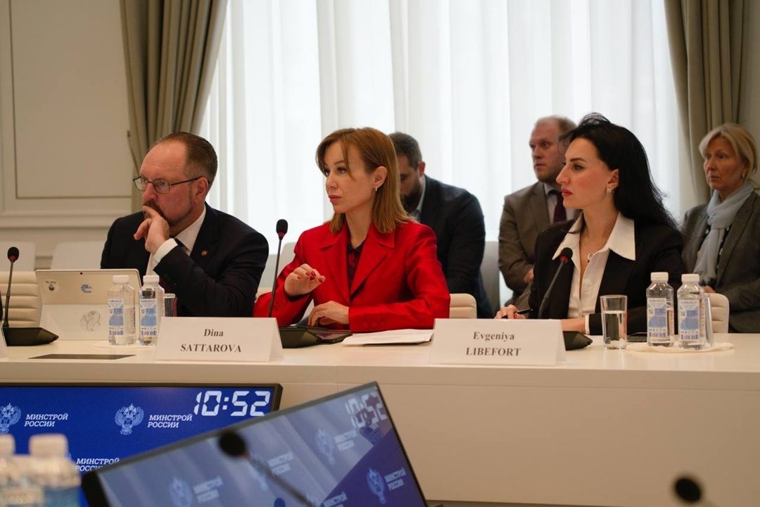 Министр строительства и ЖКХ РФ Ирек Файзуллин и Министр жилищного хозяйства и городского планирования Султаната Оман Хальфан Бен Саид Аль Шуэйли провели…