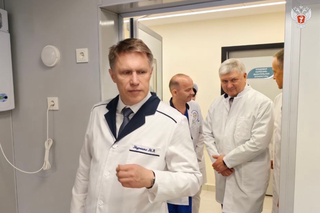 Михаил Мурашко посетил новый радиотерапевтический корпус Воронежского онкодиспансера