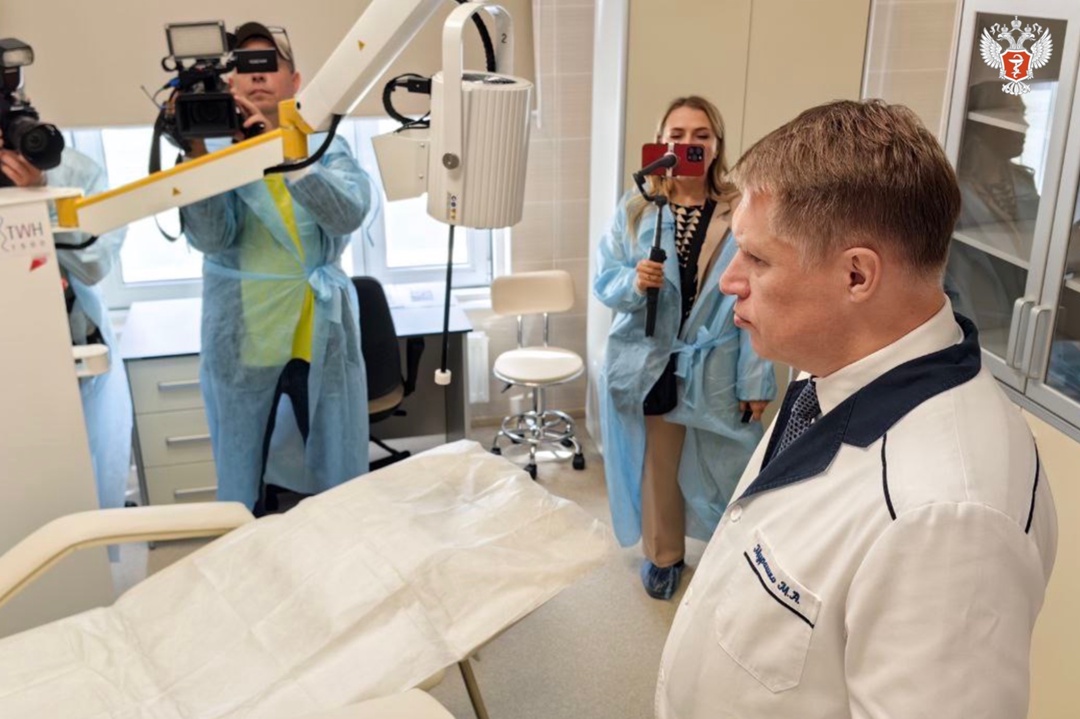 Михаил Мурашко посетил новый радиотерапевтический корпус Воронежского онкодиспансера