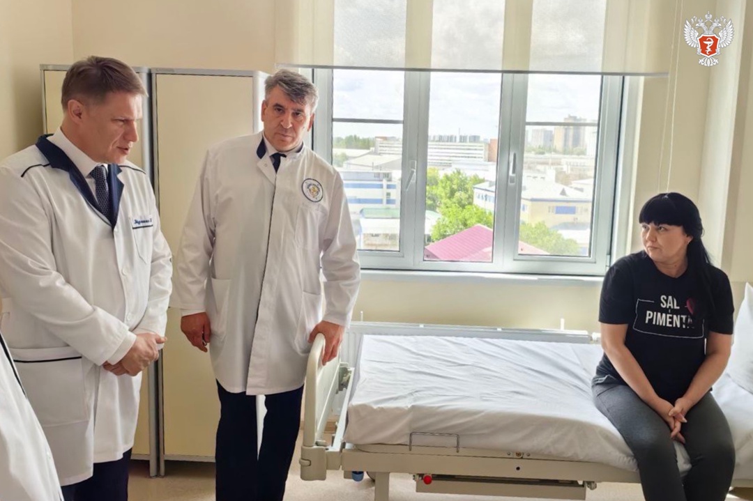 Михаил Мурашко посетил новый радиотерапевтический корпус Воронежского онкодиспансера